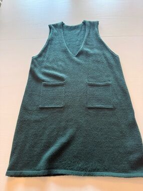 Sleeveless V-Neck Knit Dress in Dark Teal